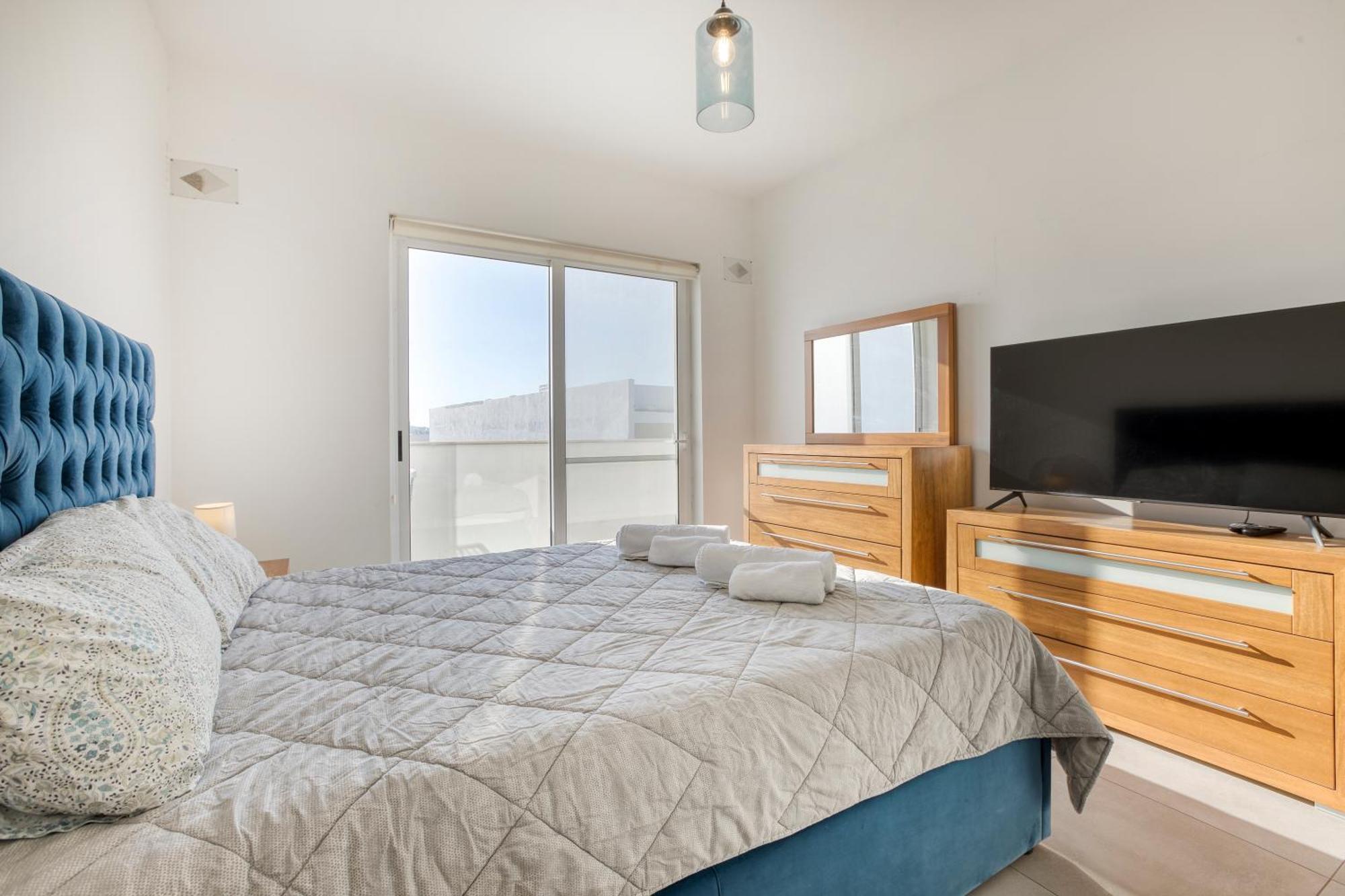 Annitchka Mansions - Penthouse In Malta Apartment