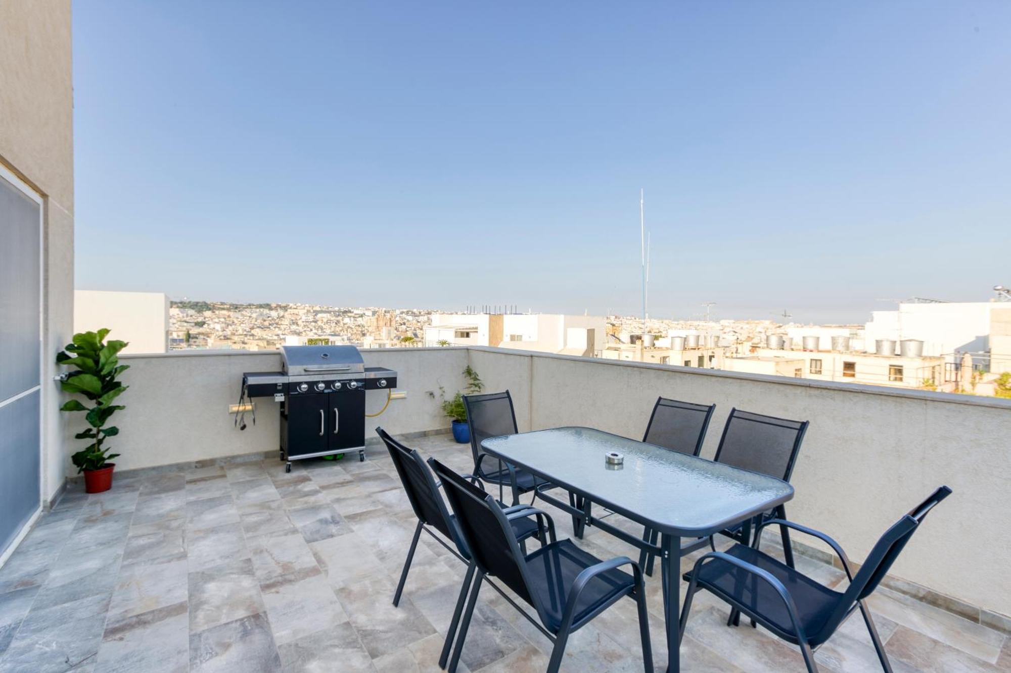 Annitchka Mansions - Penthouse In Malta Apartment Birkirkara