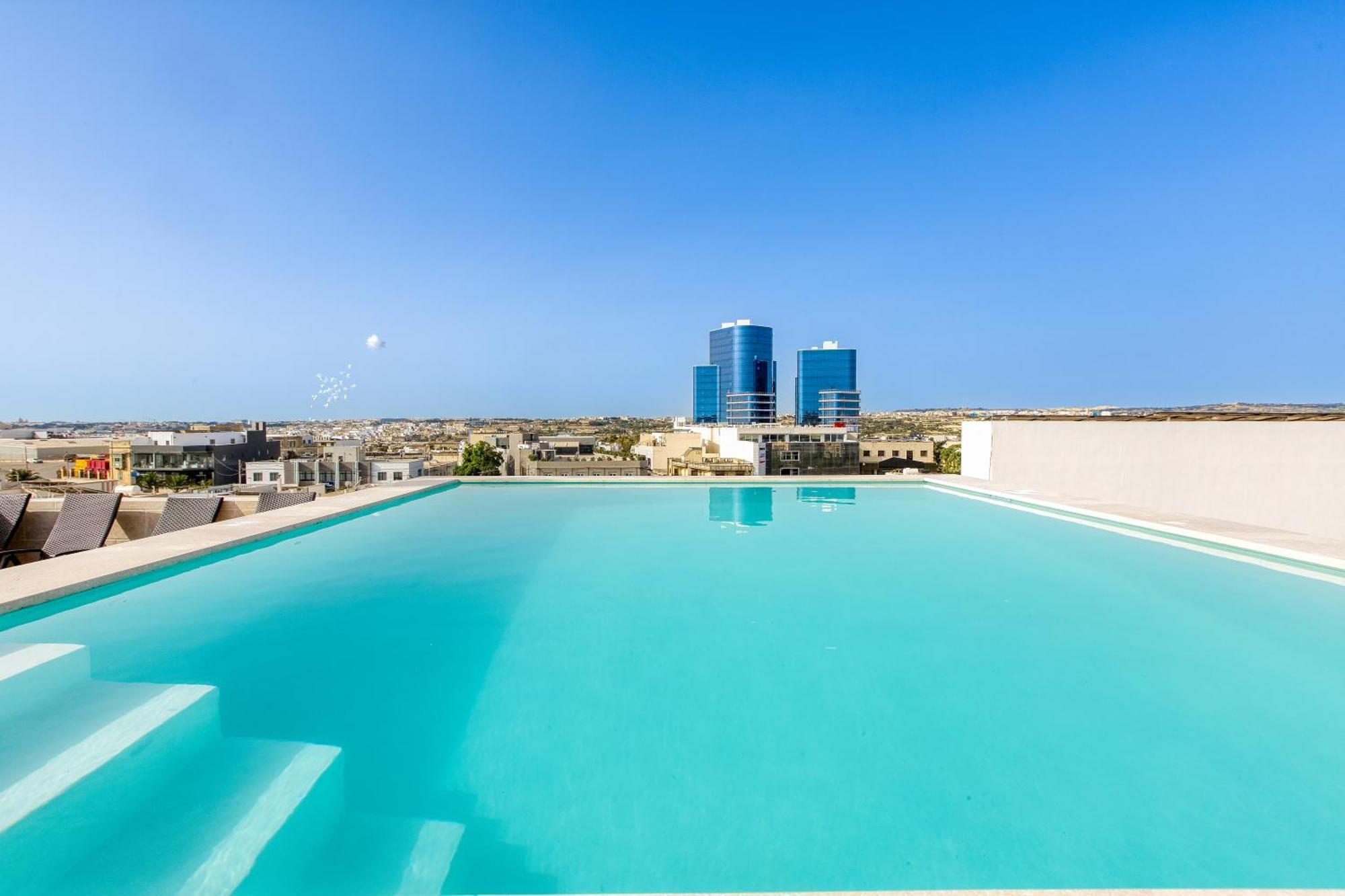 Annitchka Mansions - Penthouse In Malta Apartment *